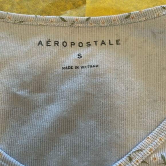 Flowered crop top - Picture 8 of 11